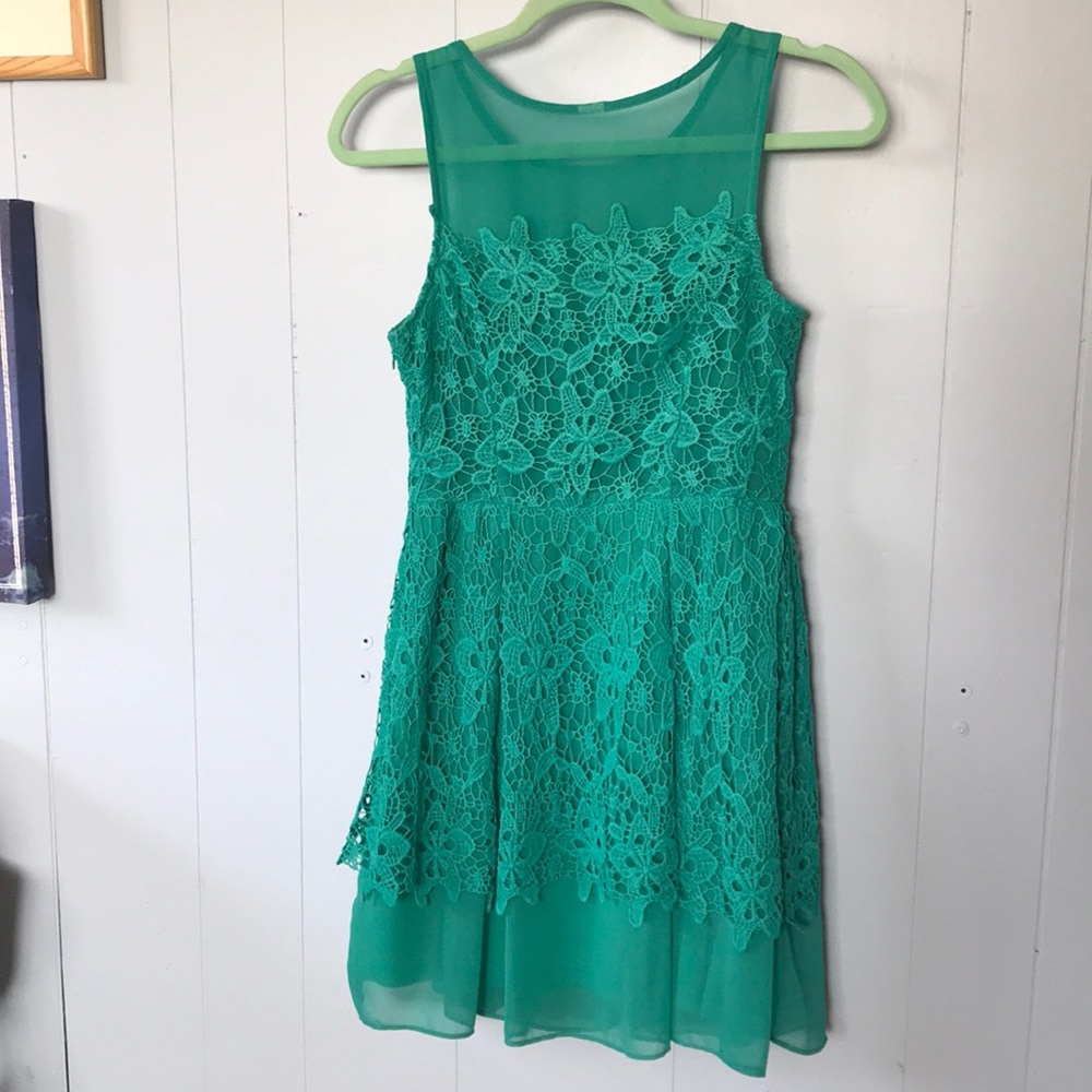 Boutique Dress - Picture 3 of 7